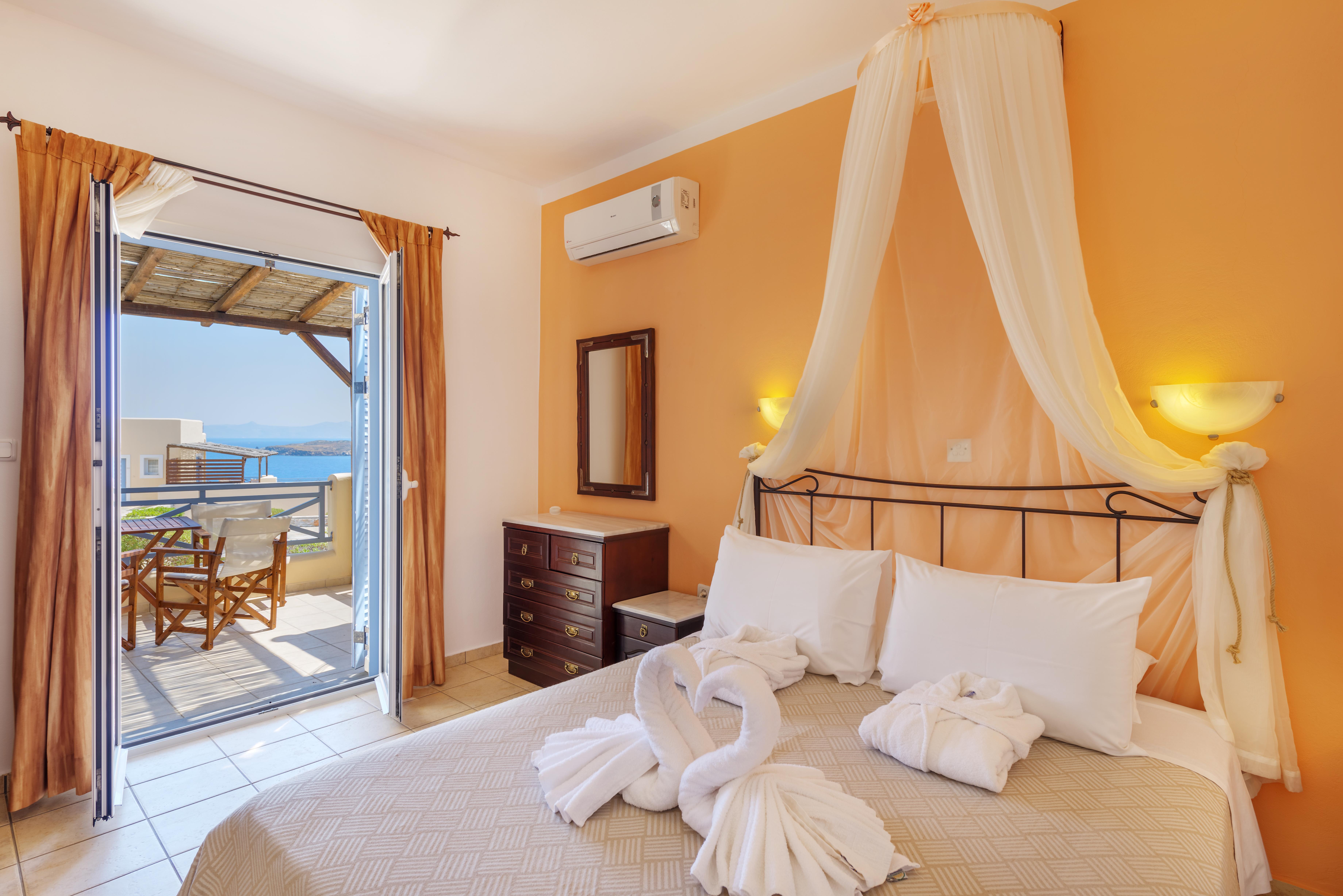 Sunrise Beach Suites Azolimnos Exteriör bild