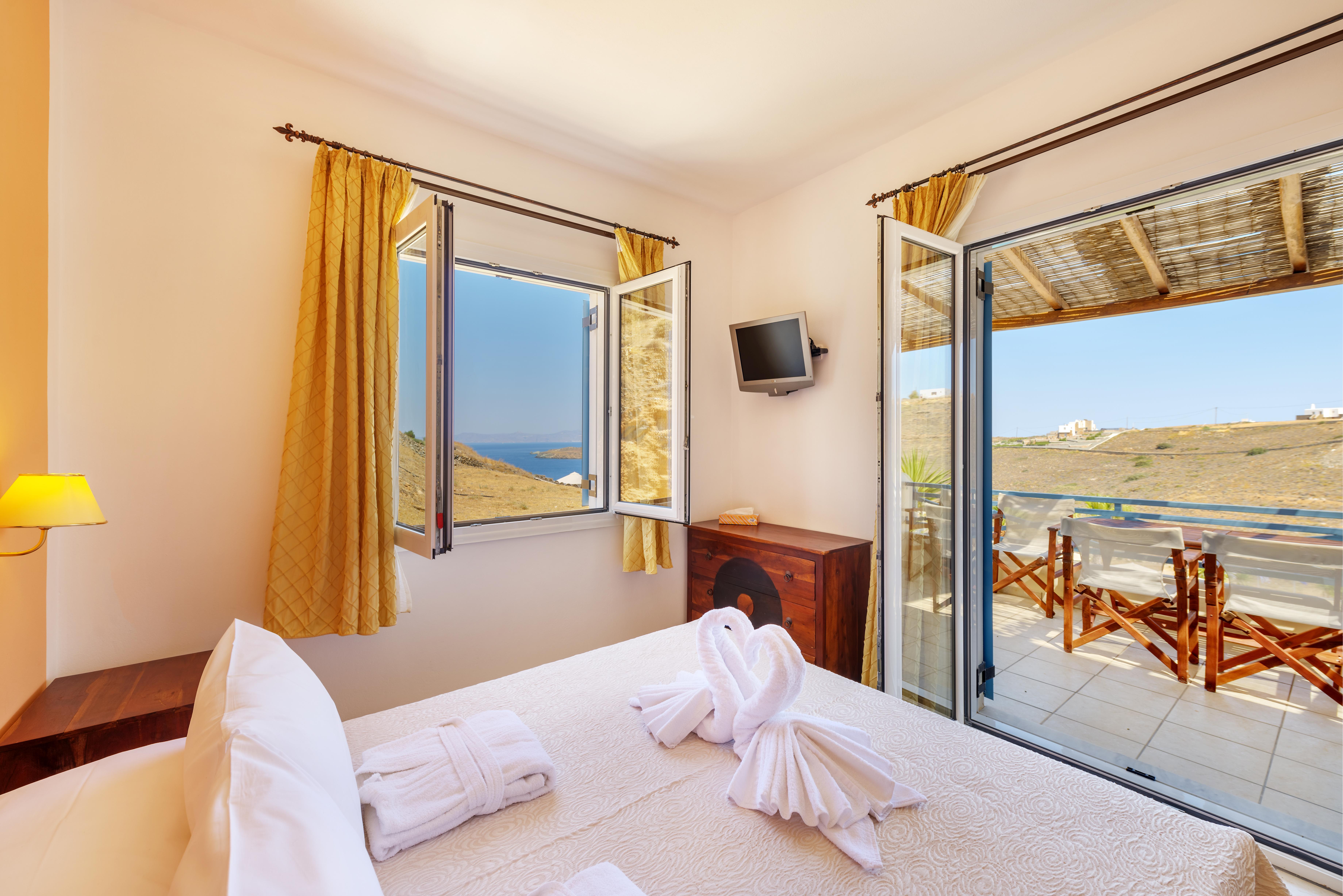 Sunrise Beach Suites Azolimnos Exteriör bild