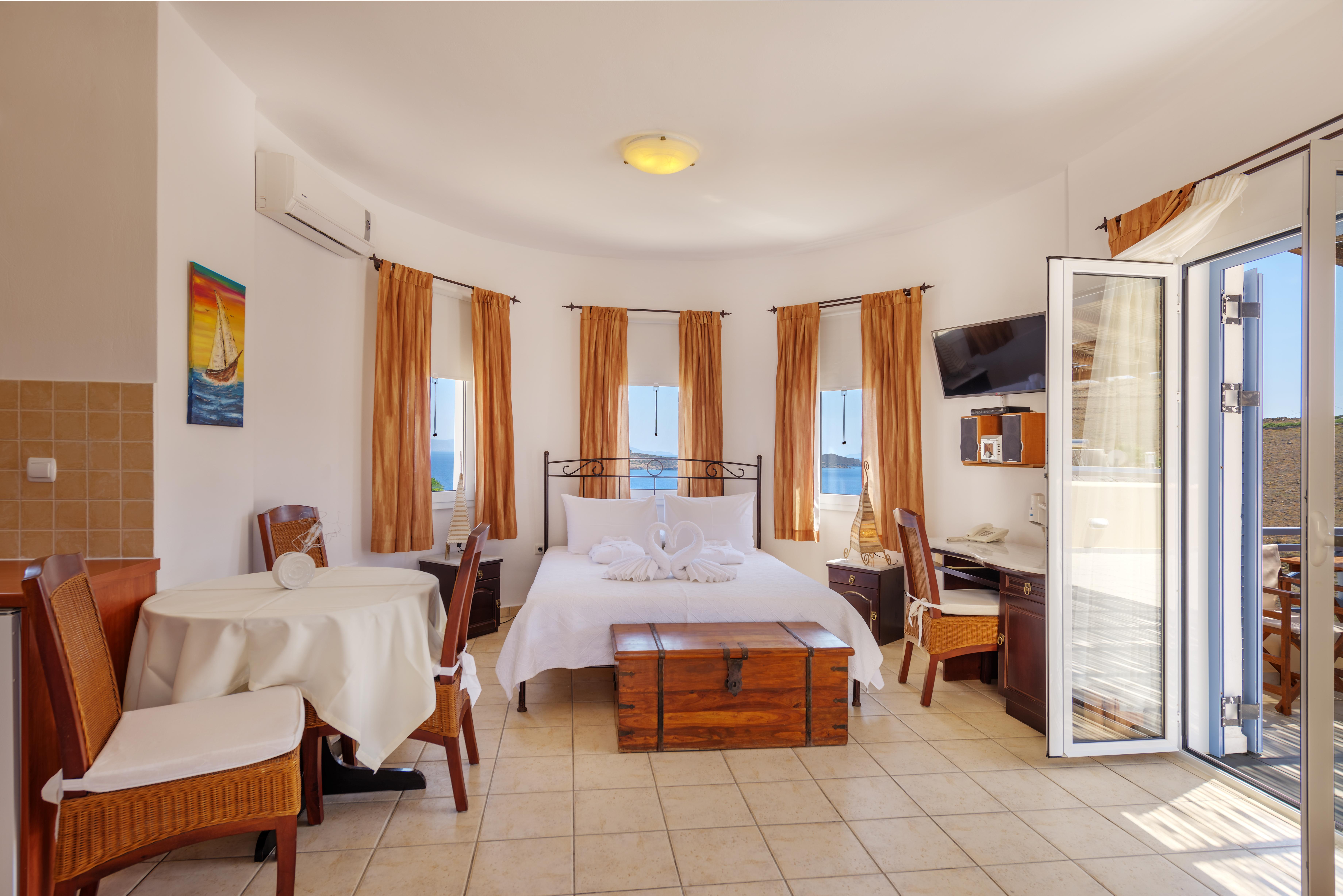 Sunrise Beach Suites Azolimnos Exteriör bild