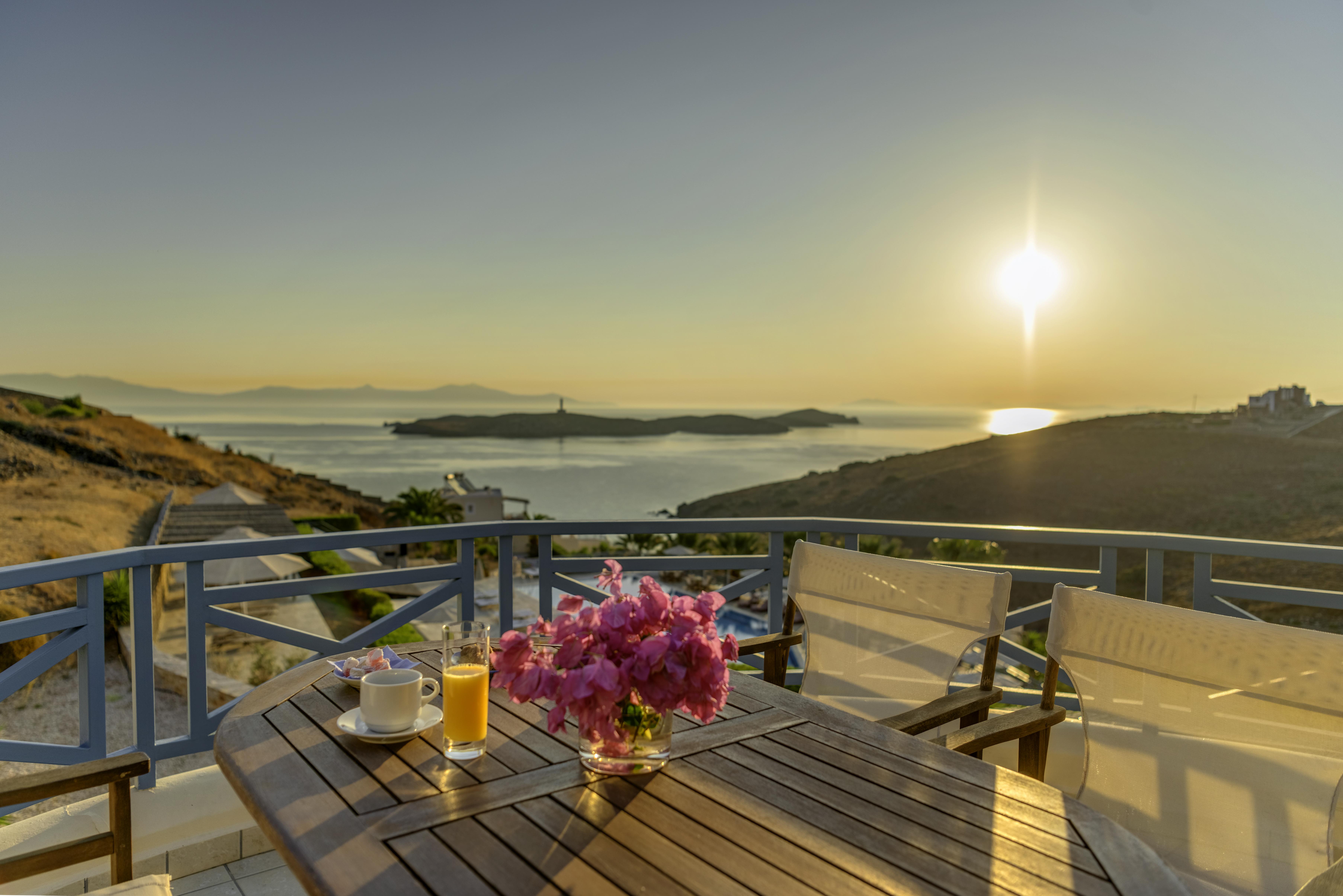 Sunrise Beach Suites Azolimnos Exteriör bild