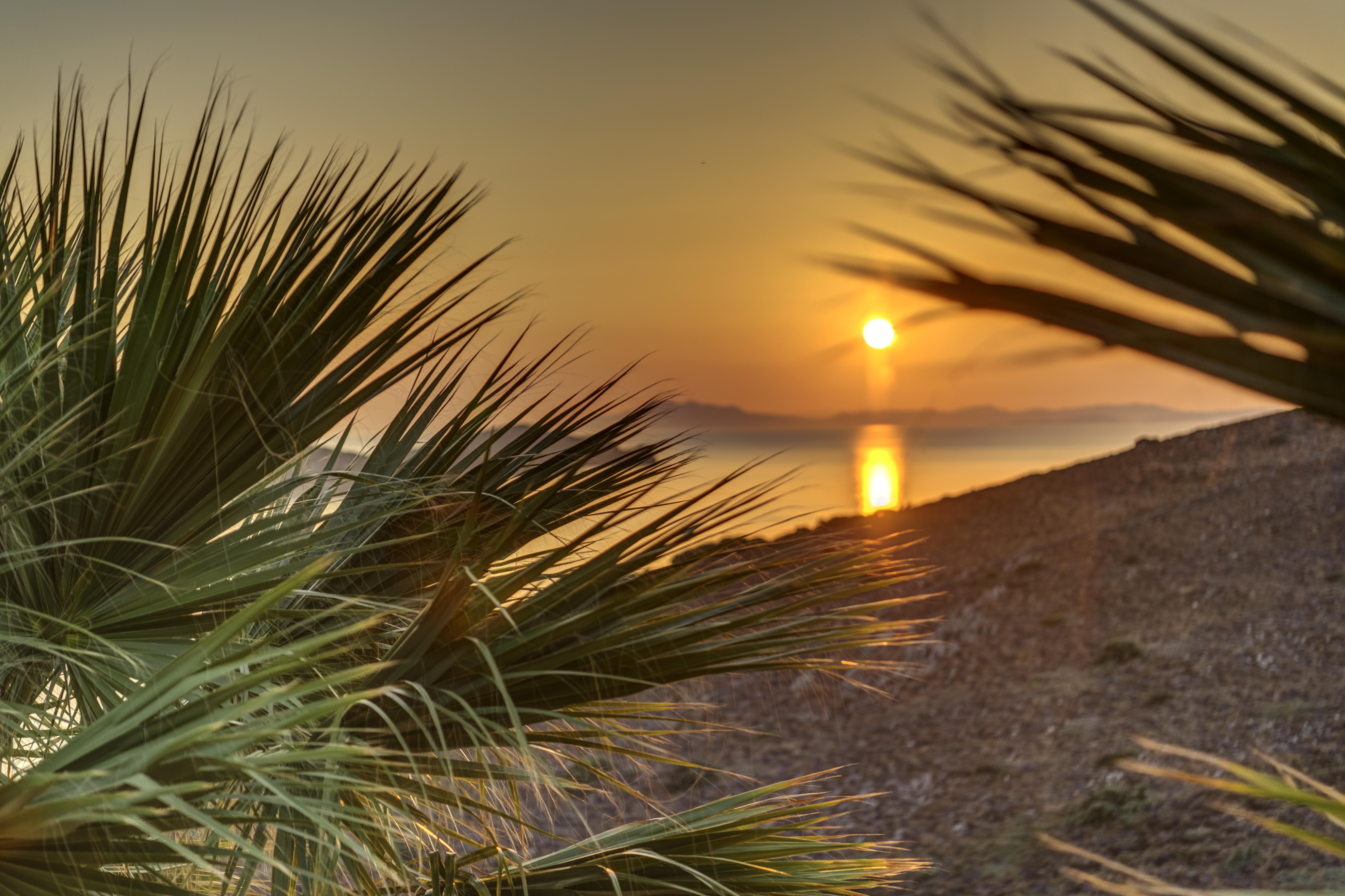 Sunrise Beach Suites Azolimnos Exteriör bild