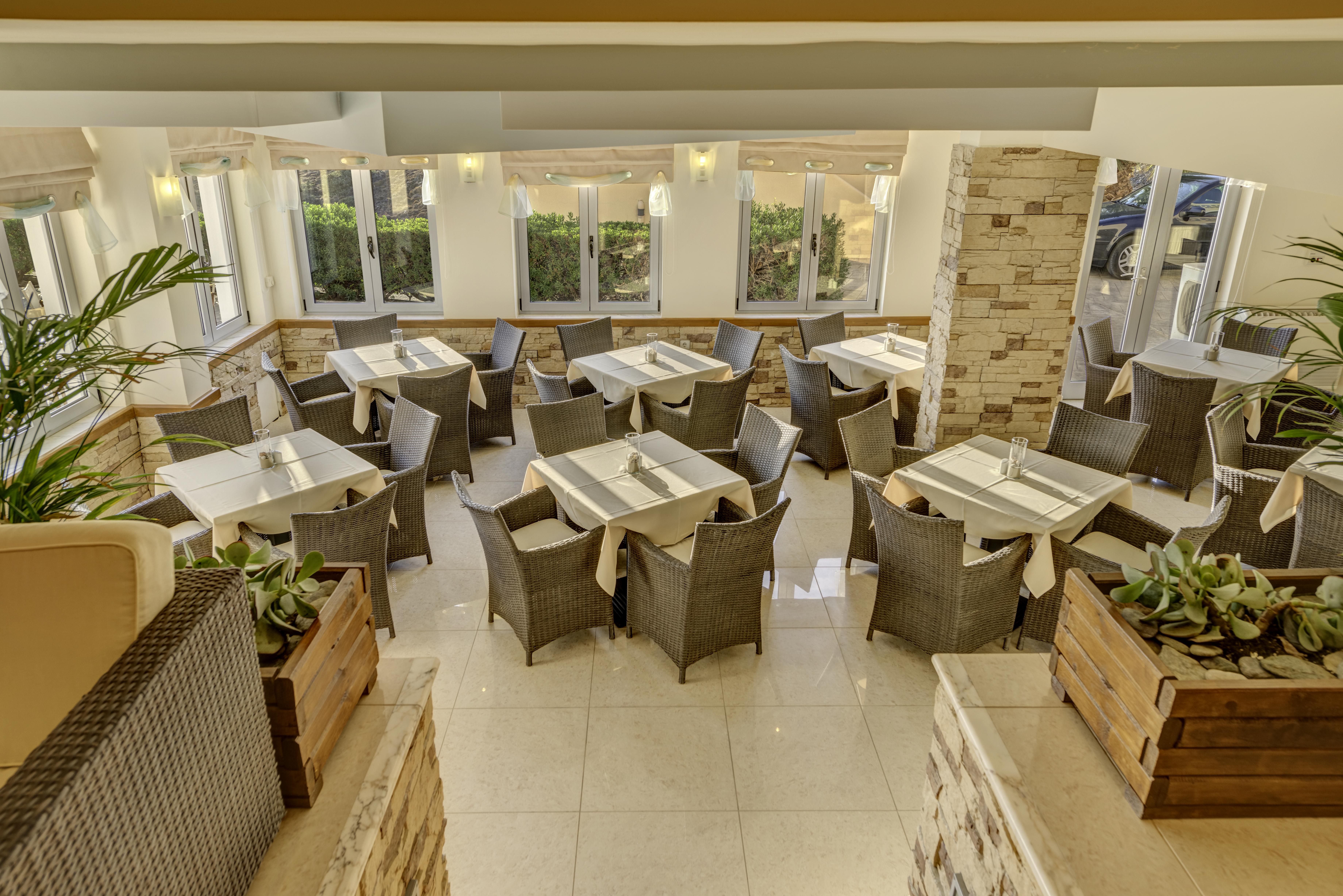 Sunrise Beach Suites Azolimnos Exteriör bild